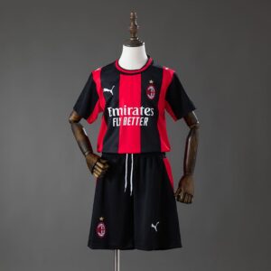 Camiseta + pantalón AC Milán home niño 26/27