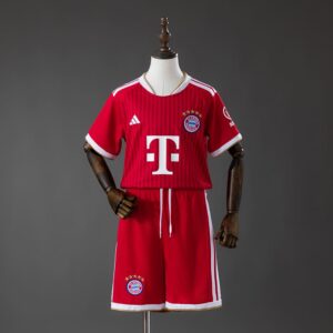 Camiseta + pantalón Bayern Munich home niño 26/27