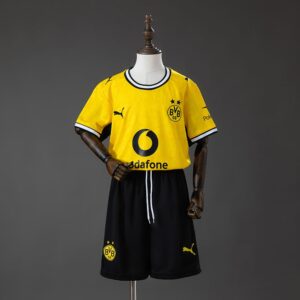 Camiseta + pantalón Borussia Dortmund home niño 26/27