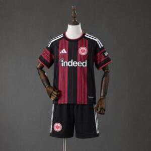 Camiseta + pantalón Frankfurt home niño 26/27